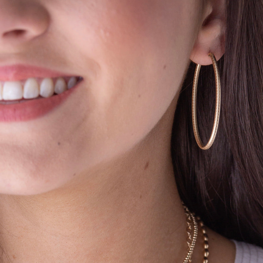 Oval Gold 2" Post Hoop - Textured