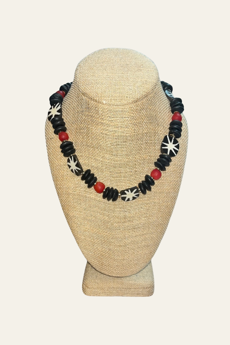 Between The Hedges Necklace