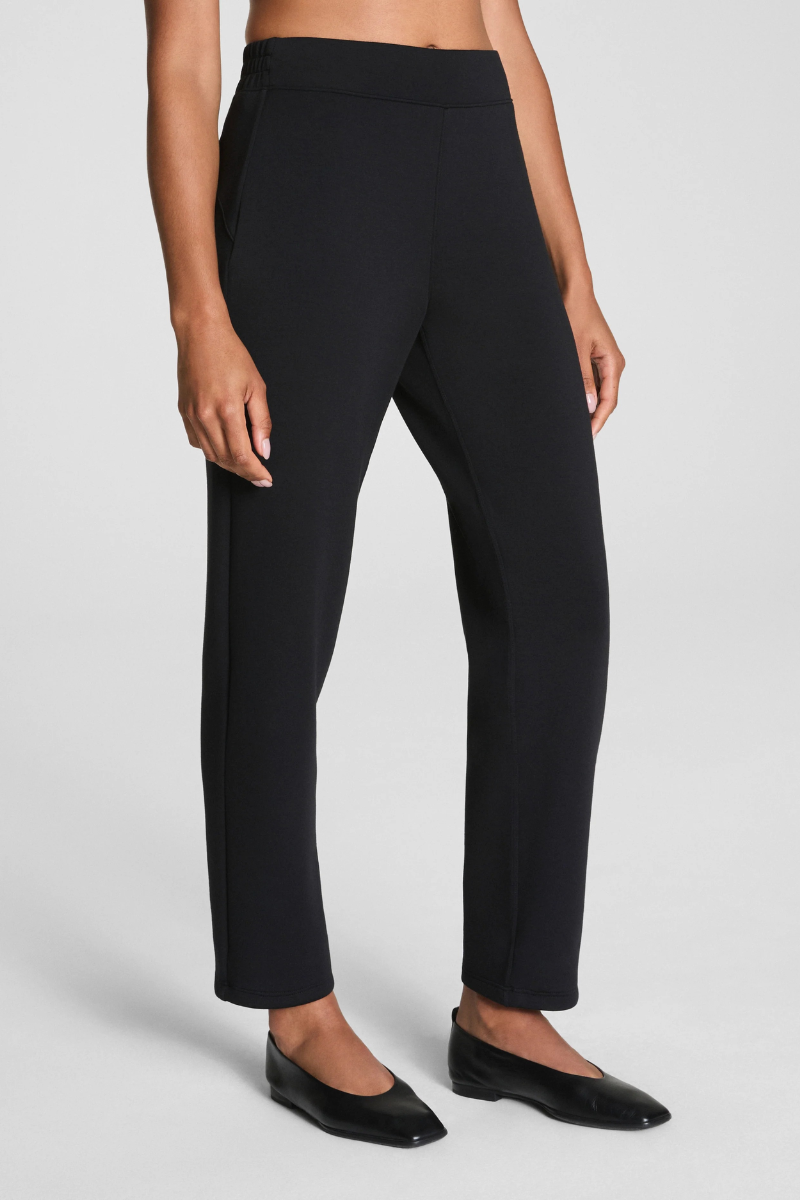 AirEssentials Slim Straight Pant