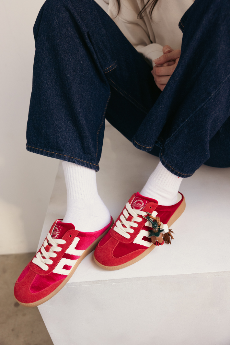 Back 70 Streetwear Easter in Velvet Red Milk