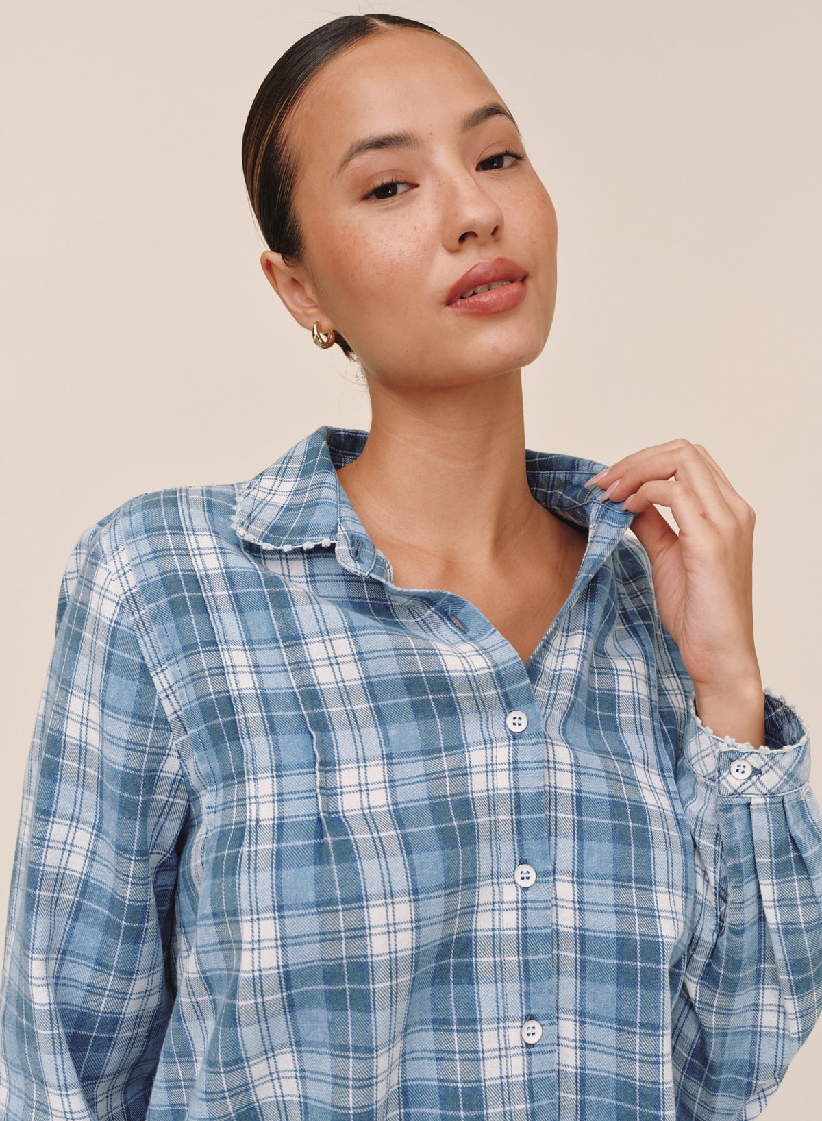 B20462-M76-012 - LONG SLEEVE PINTUCK TIE WAIST SHIRT