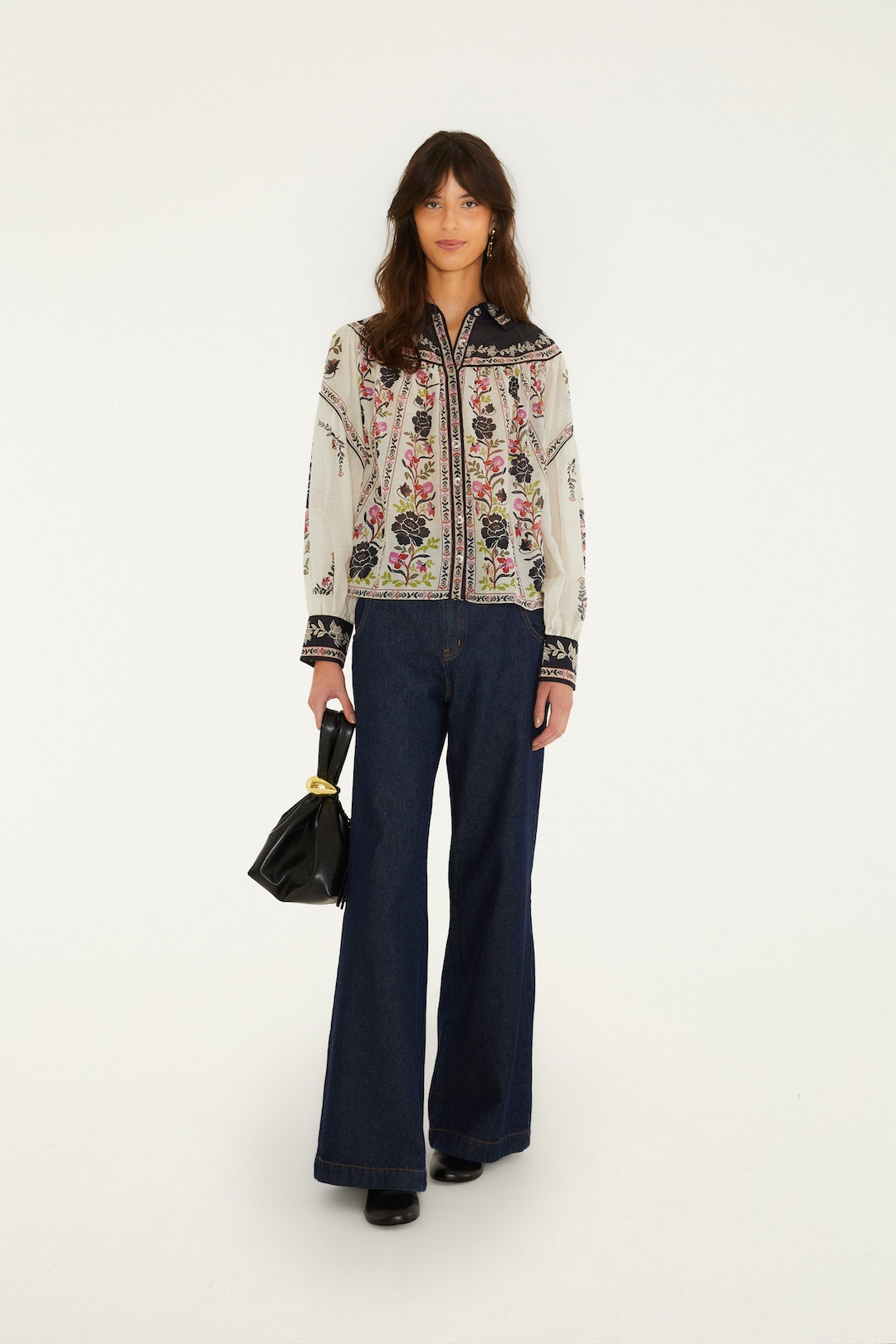 DELICATE FLORAL CREAM BLOUSE
