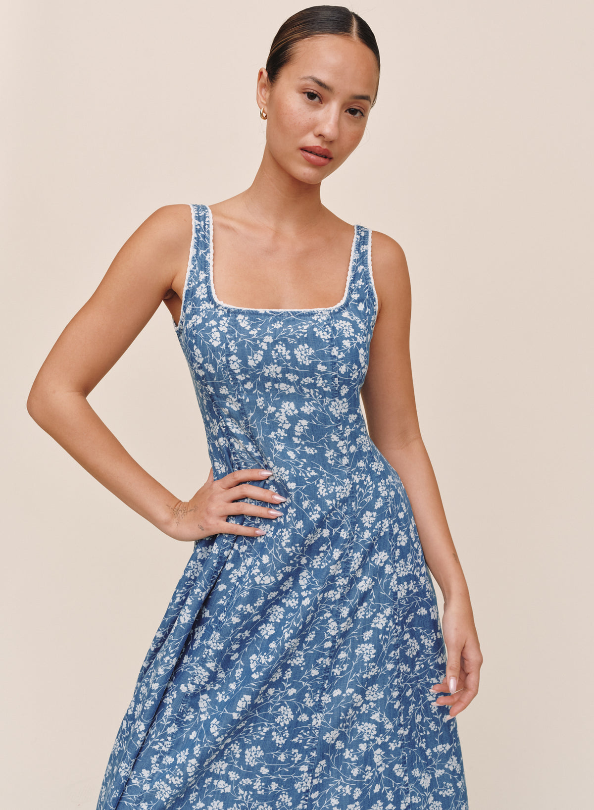 B60023-M56-013 - SLEEVELESS SEAMED FIT & FLARE MIDI DRESS