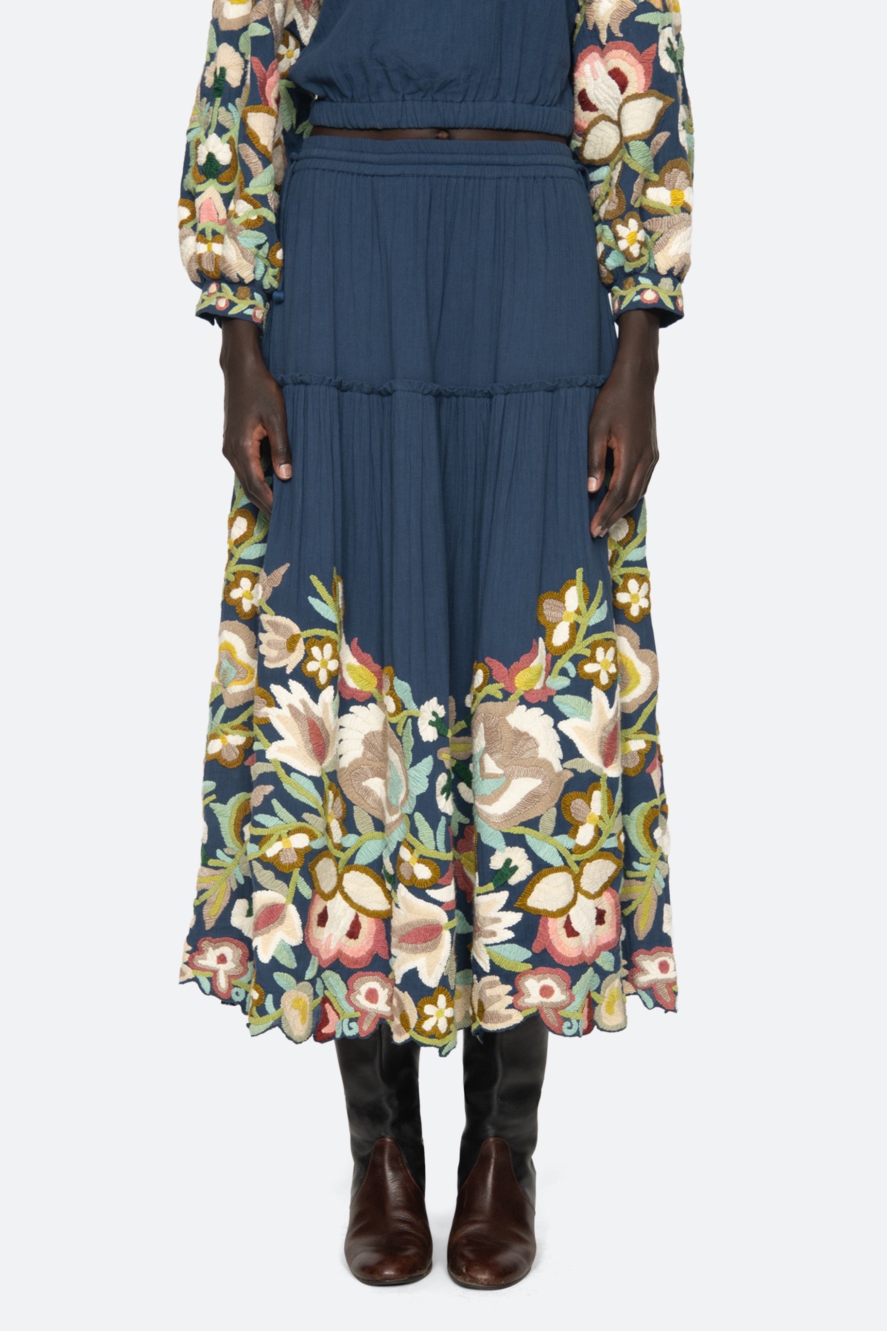 WILHELMINA EMB SKIRT (D1)