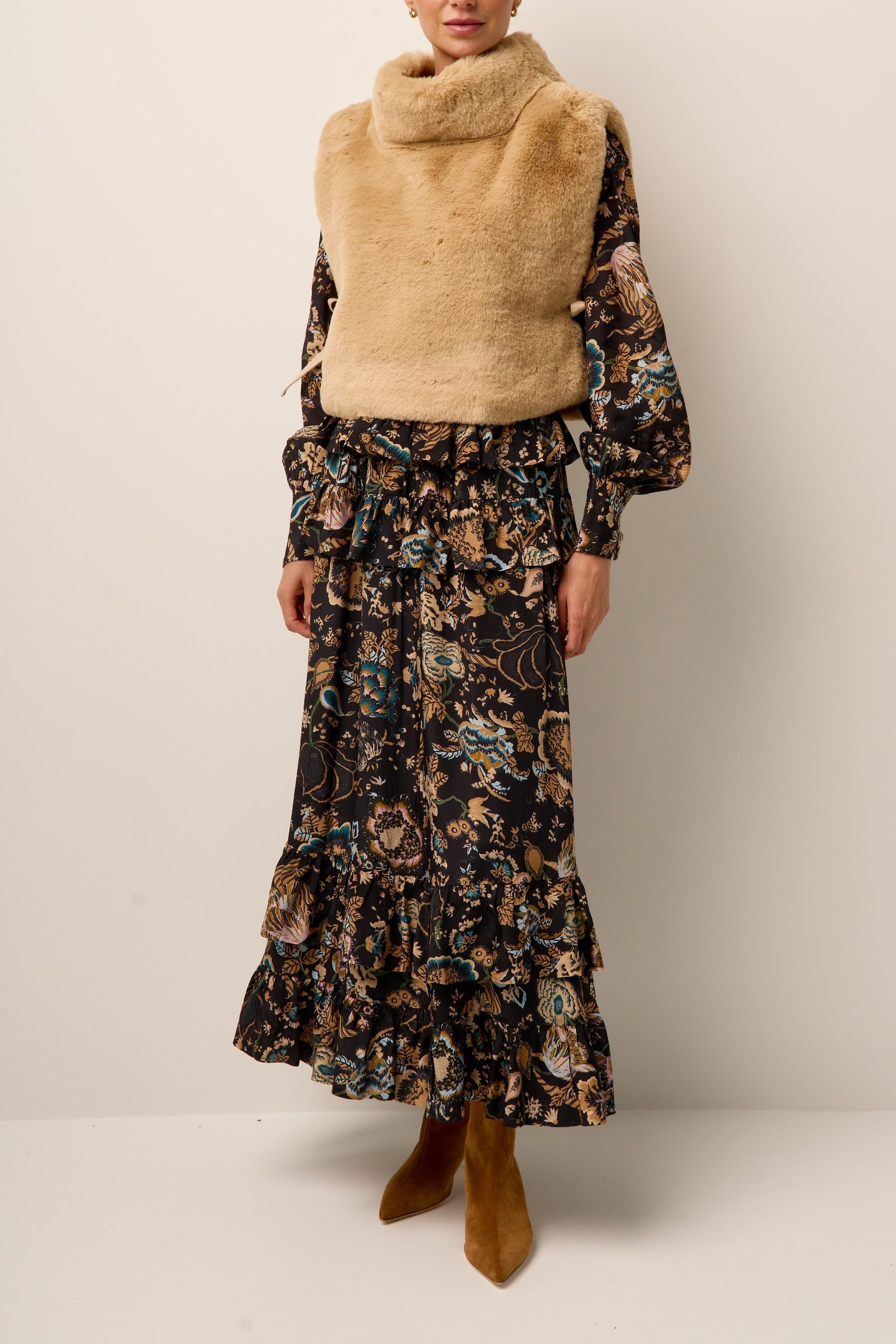 CORDELIA POPOVER