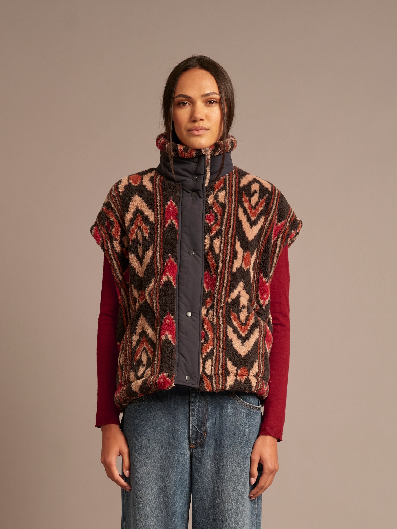 Ravena Vest